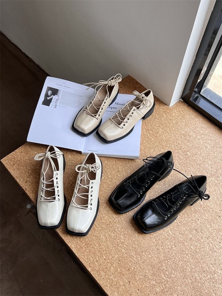 Square Toe Lace-Up Flats