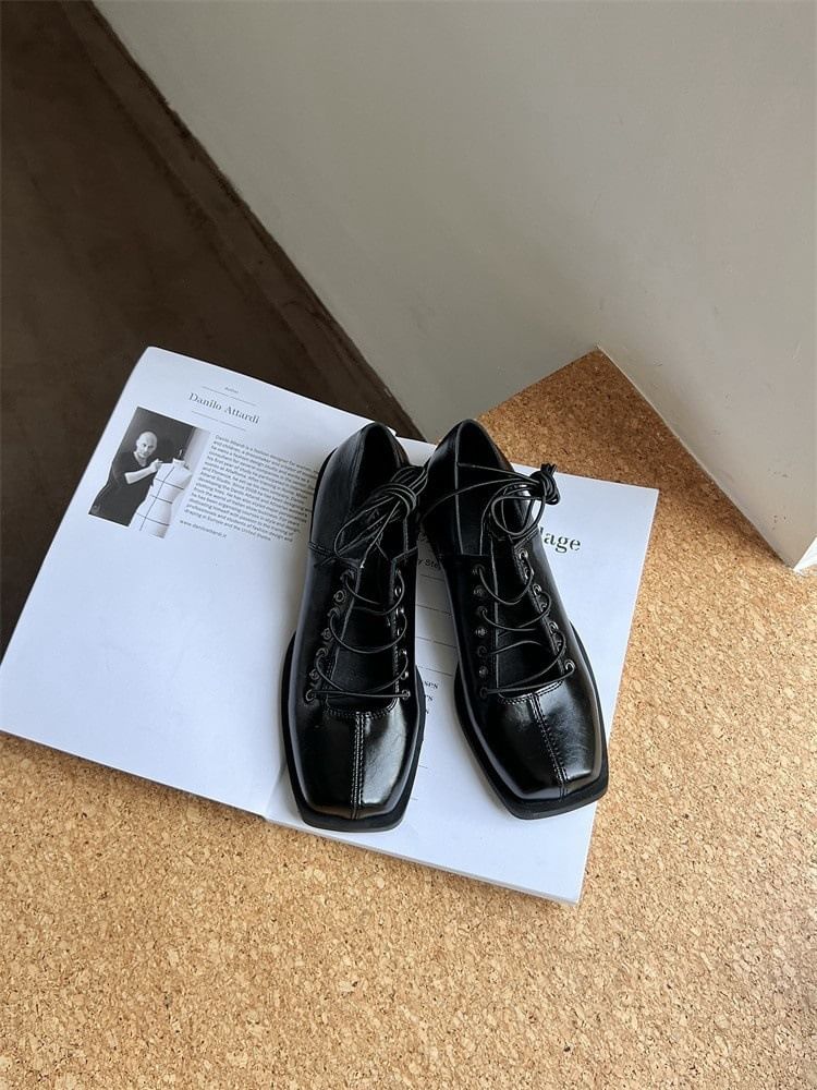 Square Toe Lace-Up Flats