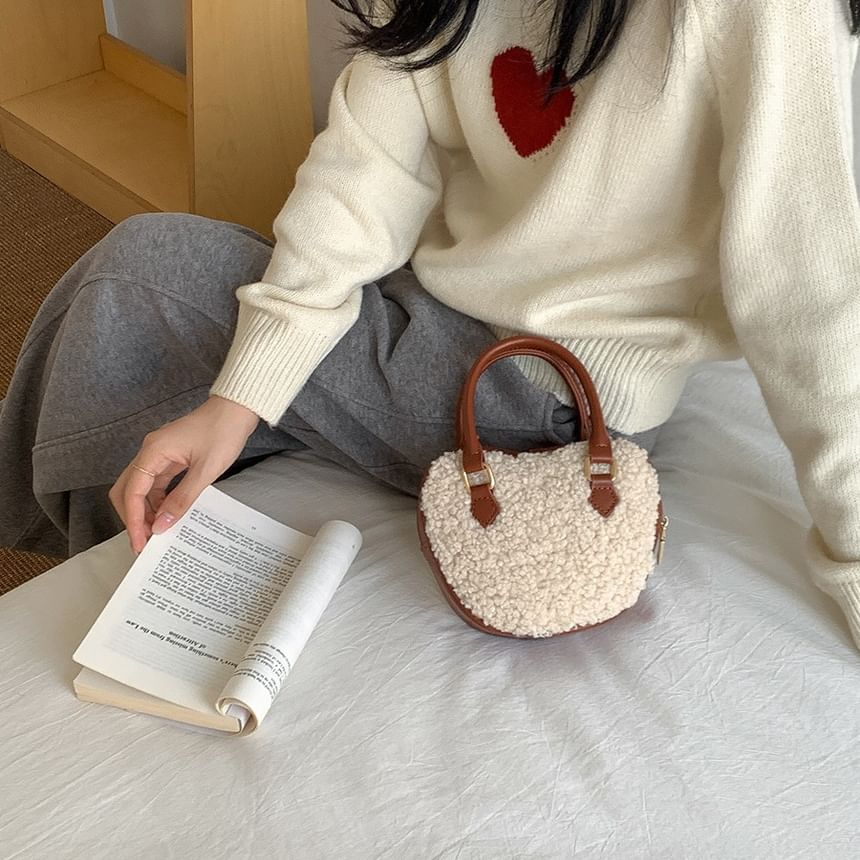 Bag Faux Crossbody Heart Shearling