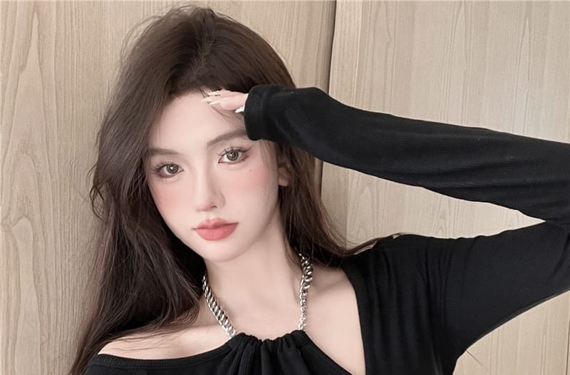 Long-Sleeve Halter Neck Off-Shoulder Plain Asymmetrical Slim Fit Tee