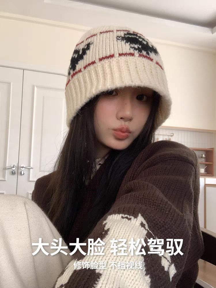 Hat Patterned Knit Cloche