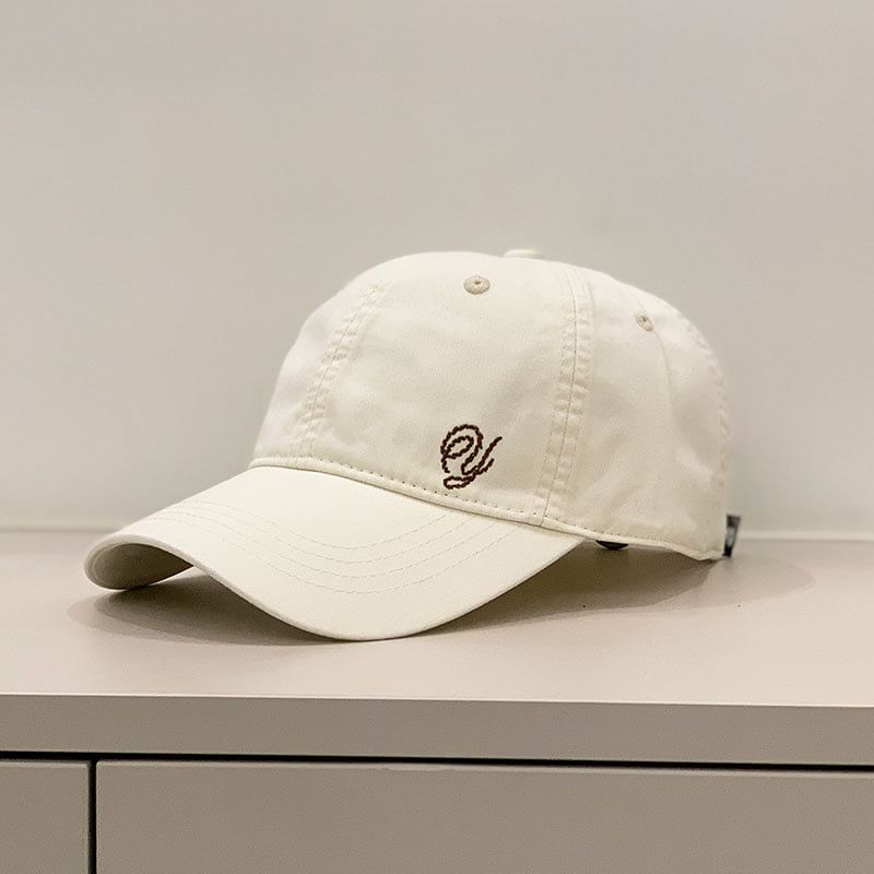 Cap Embroidered Letter