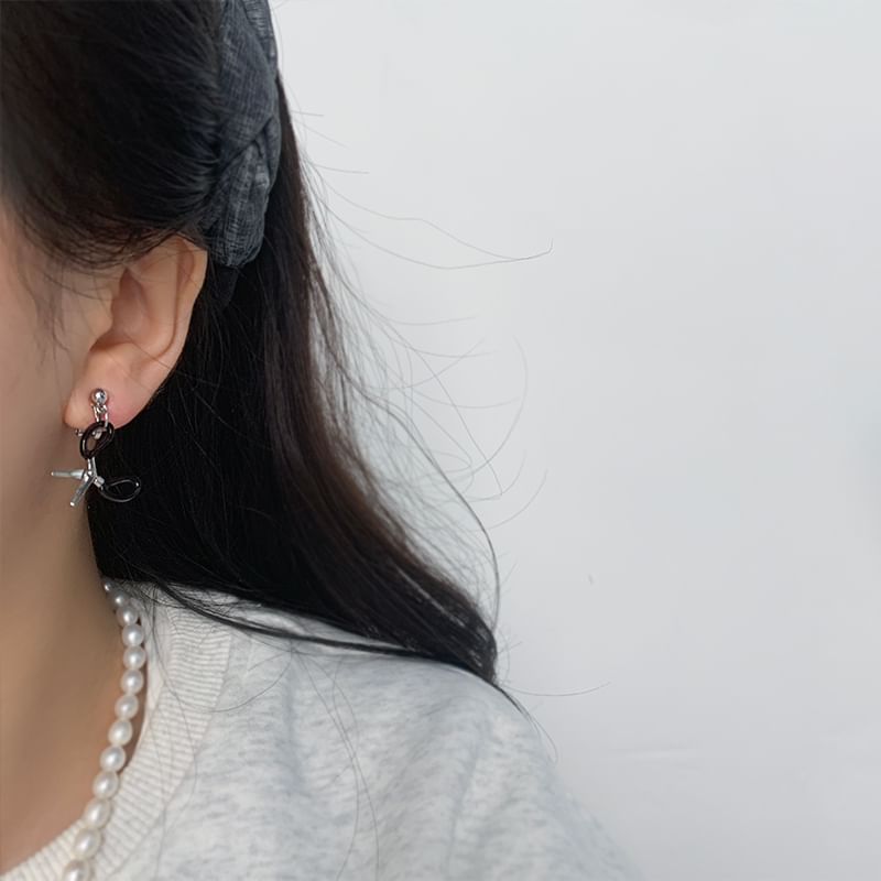 Earring / Scissor On Drop Clip