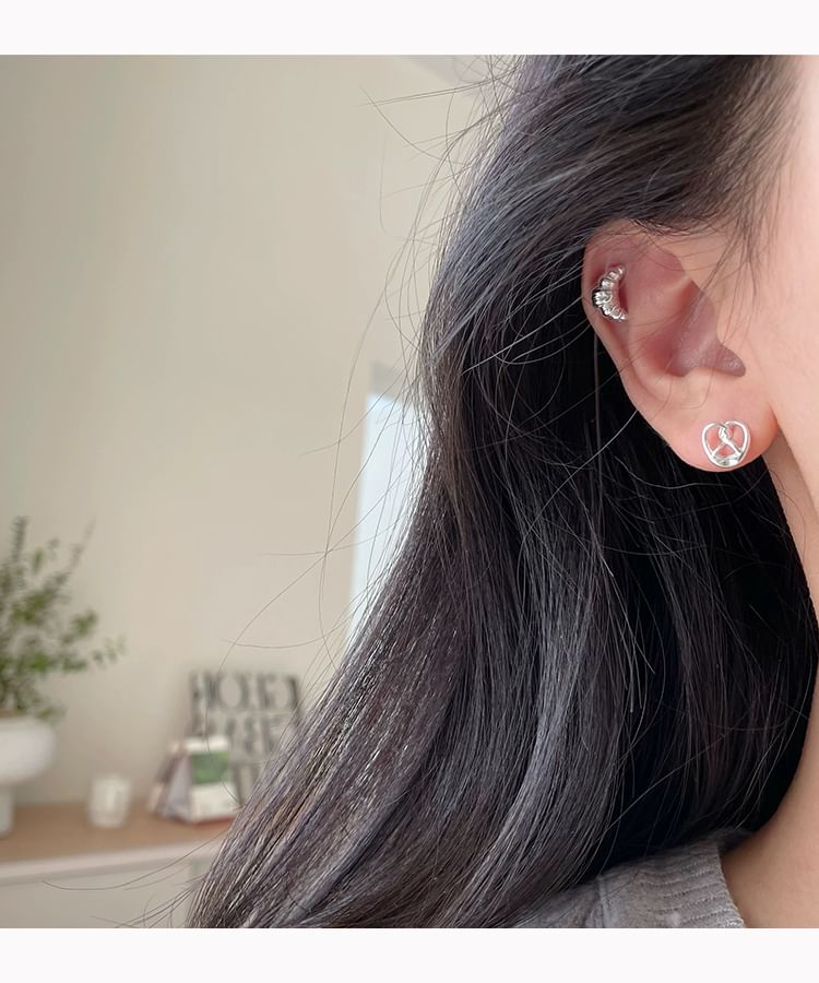 Asymmetrical Earring Pastry / Clip On Stud