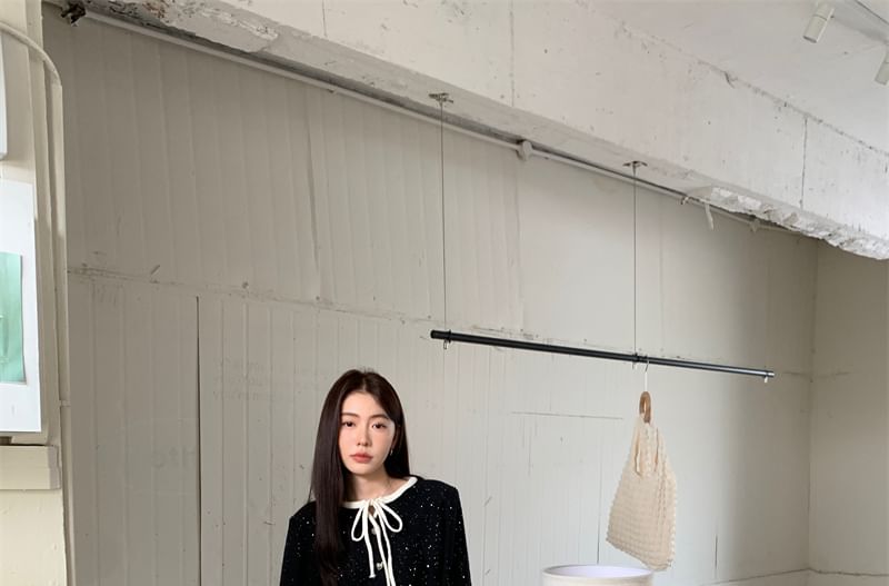 Set: Contrast Trim Crop Top & High-Rise Mini Pencil Knit Skirt