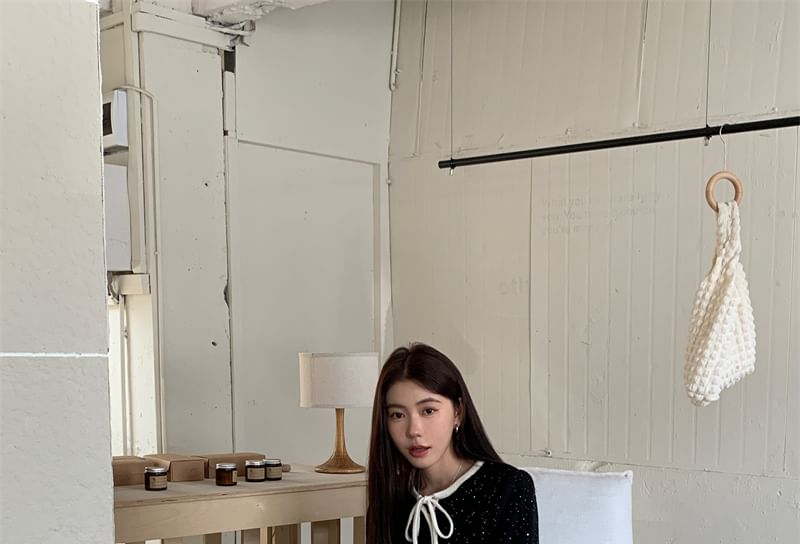 Set: Contrast Trim Crop Top & High-Rise Mini Pencil Knit Skirt