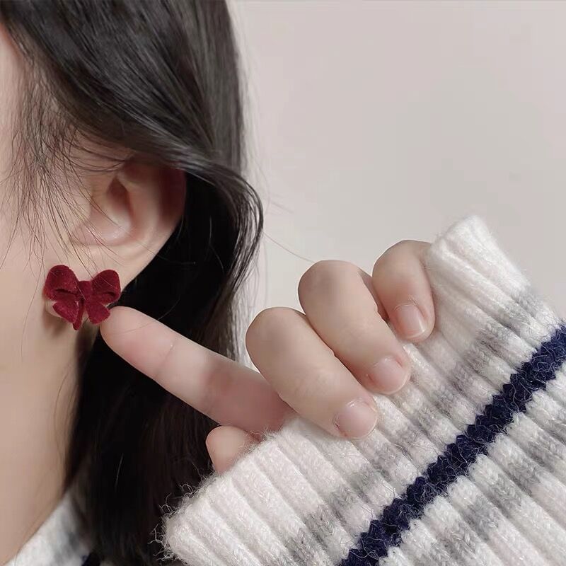 / Bow Earring On Clip Stud