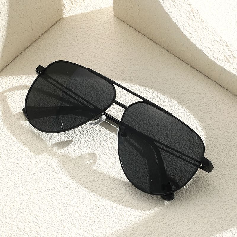 Metal Aviator Sunglasses