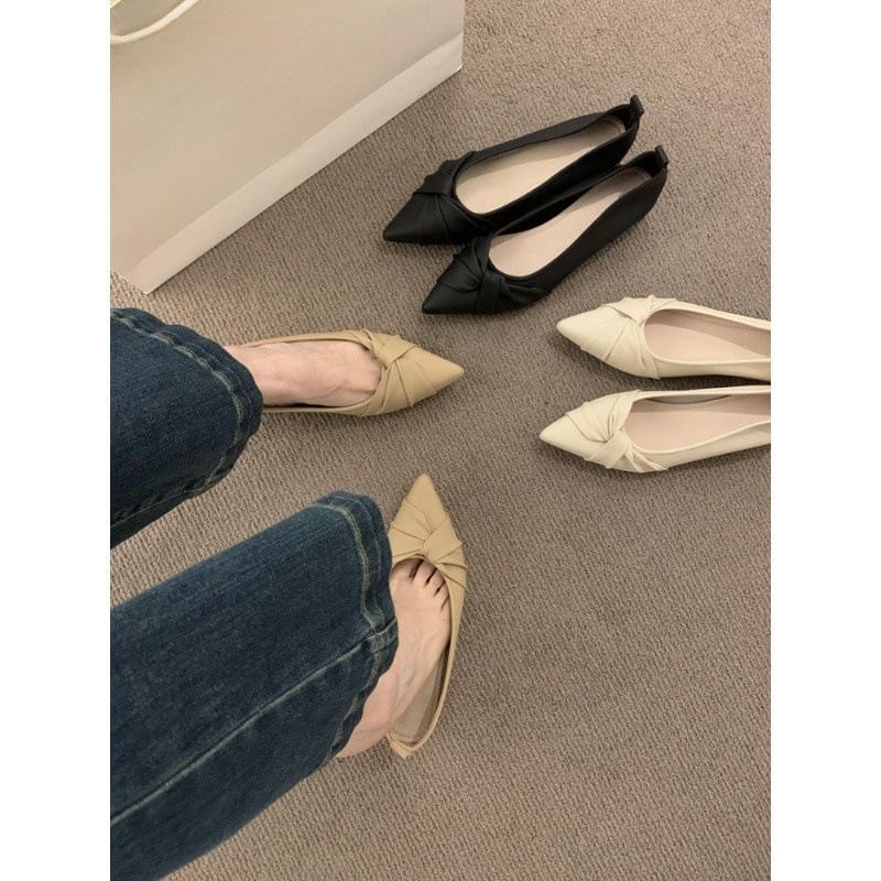Shirred Pointy Flats