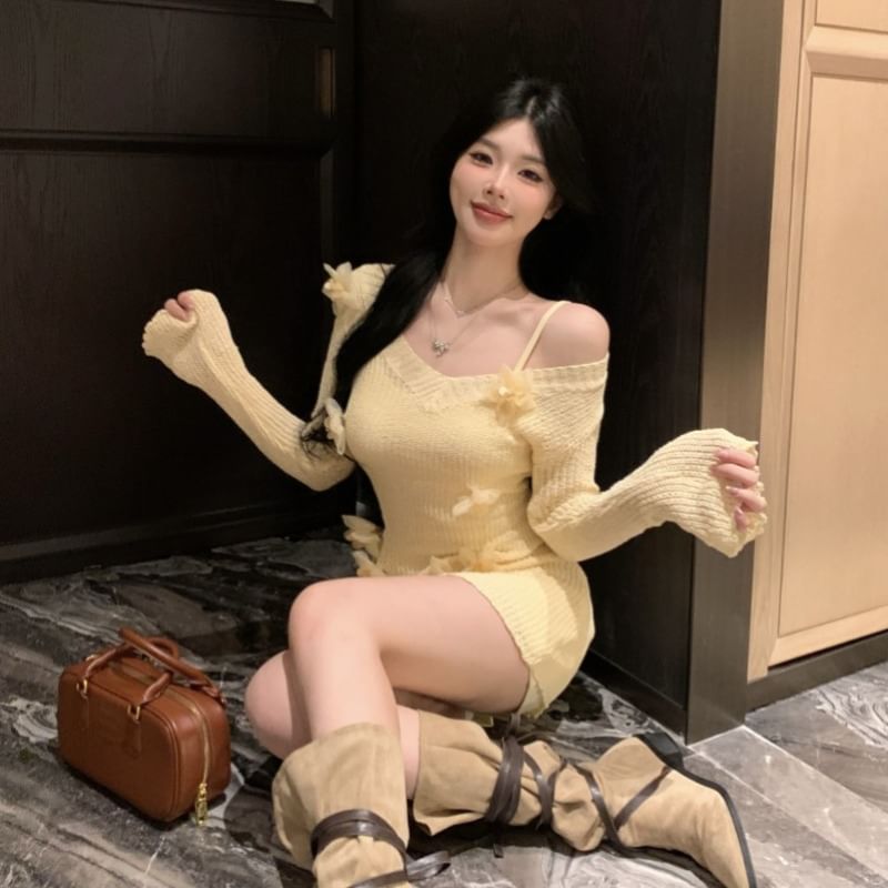 Mini Flower Dress / Neck Long-Sleeve V Sheath Knit Slip Accent
