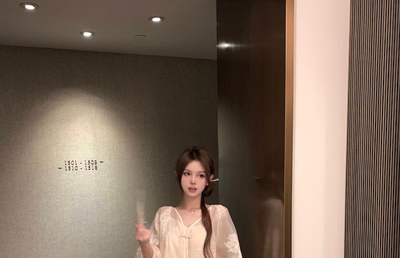 Maxi Top Blouse Set Plain Puff-Sleeve Embroidered Flower Rise Shorts / V-Neck A-Line Skirt Camisole High