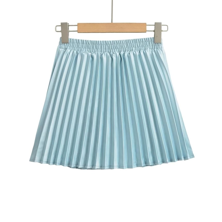 Pleated Mini Flared Skirt with Accented Waist and Accordion Folds