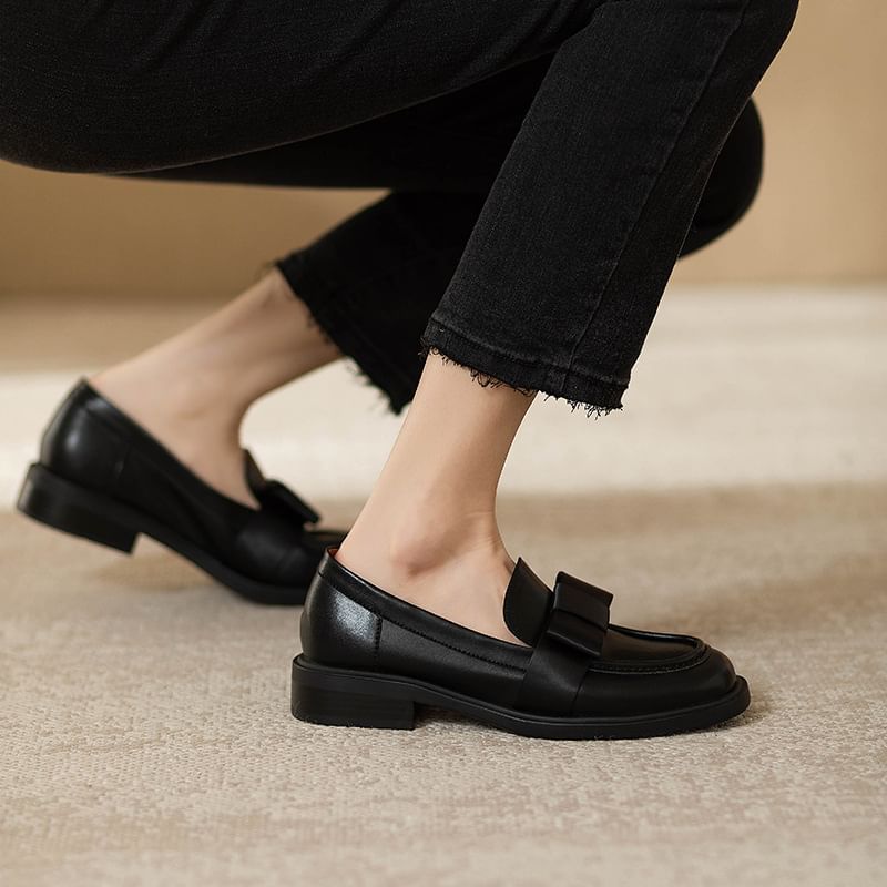 Accent Plain Leather Bow Faux Loafers
