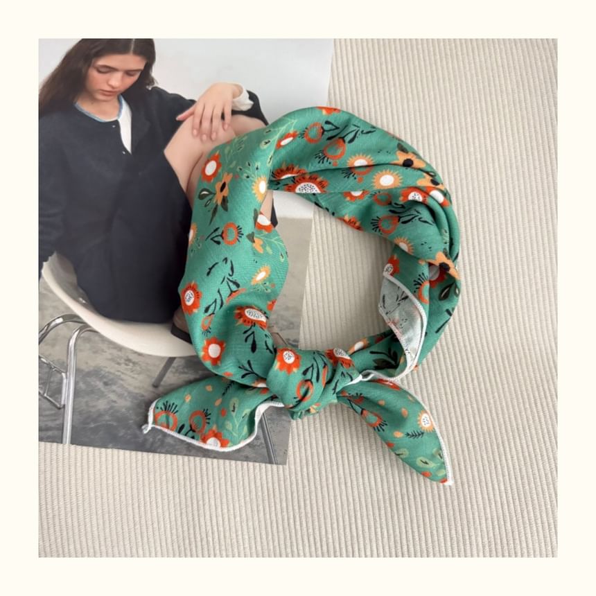 Print Scarf Floral Square