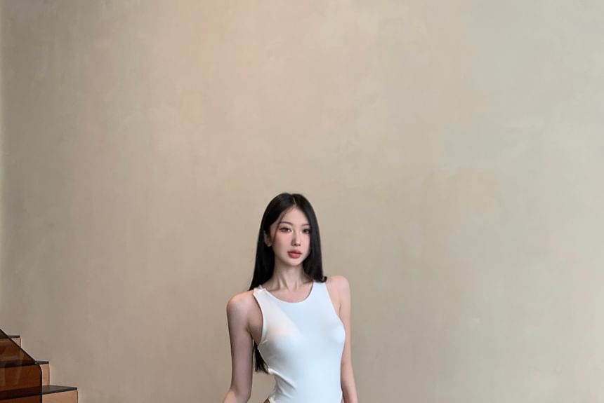 Top Neck Plain Sleeveless / Low Wide Waist Leg Pants Round Ruched Bodysuit