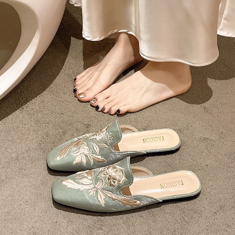 Embroidered Toe Floral Square Flat Mules
