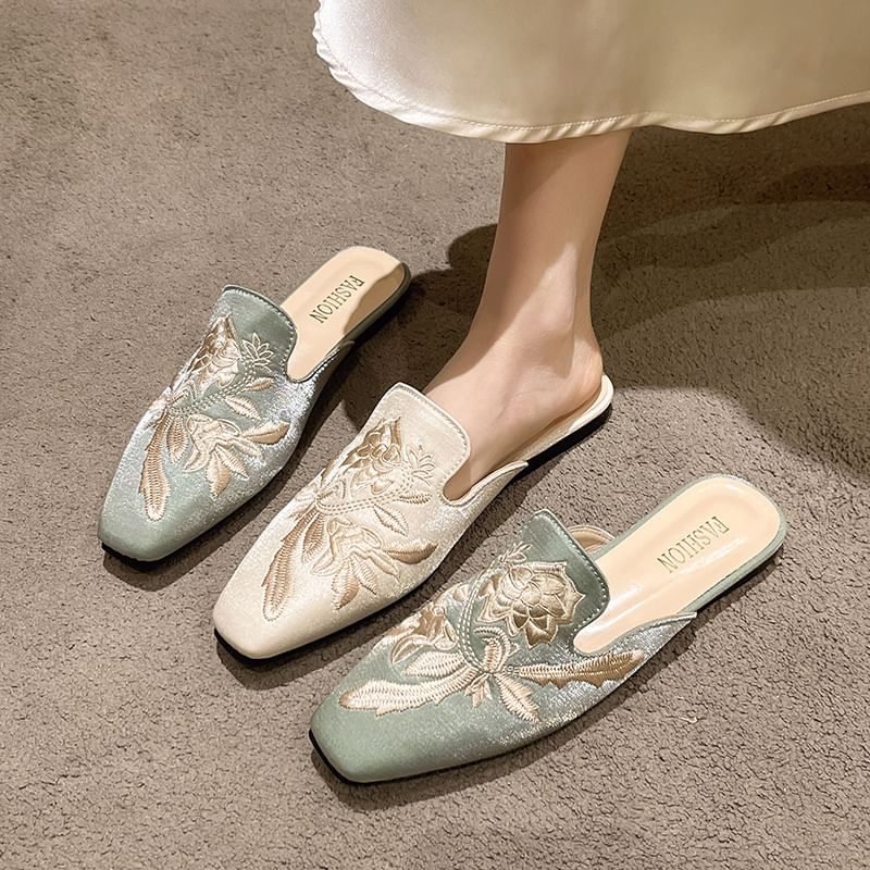 Embroidered Toe Floral Square Flat Mules