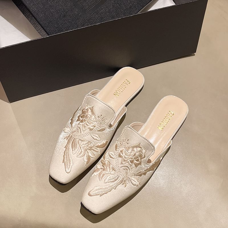 Embroidered Toe Floral Square Flat Mules