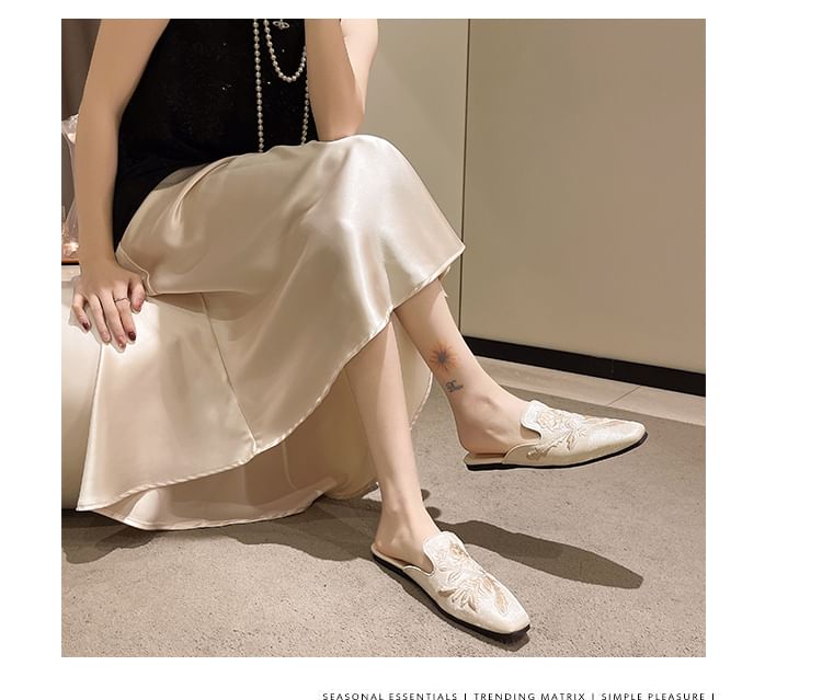 Embroidered Toe Floral Square Flat Mules