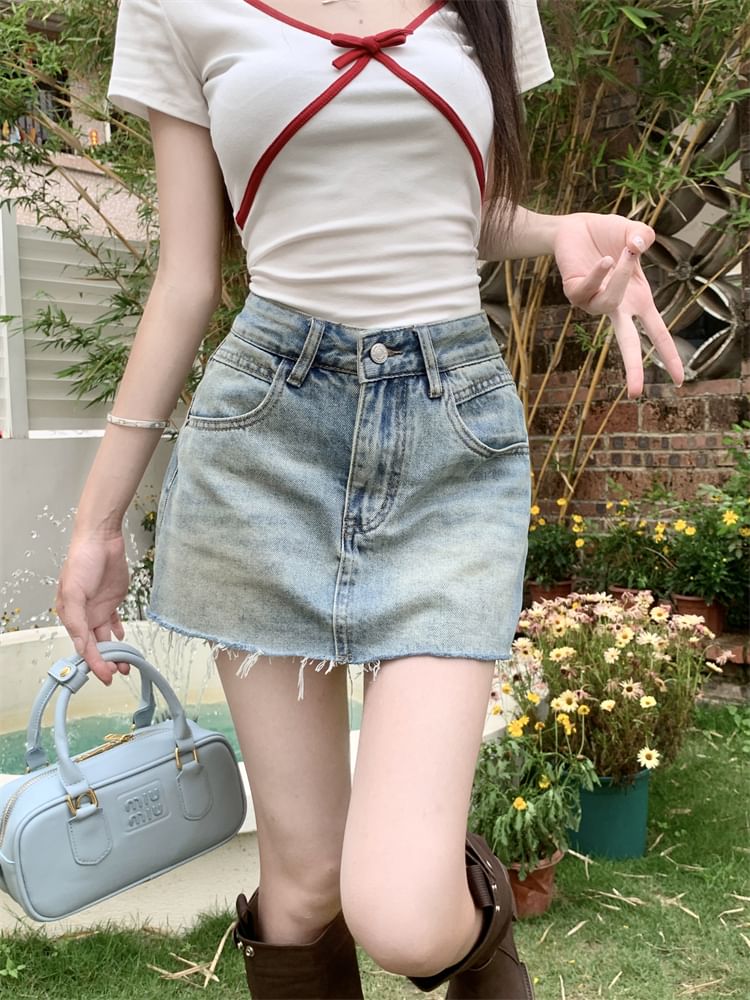 Frayed Washed Denim Mini Pencil Skirt with High Rise