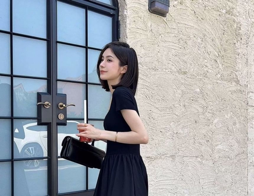 Short Sleeve U-Neck Plain Maxi A-Line Dress