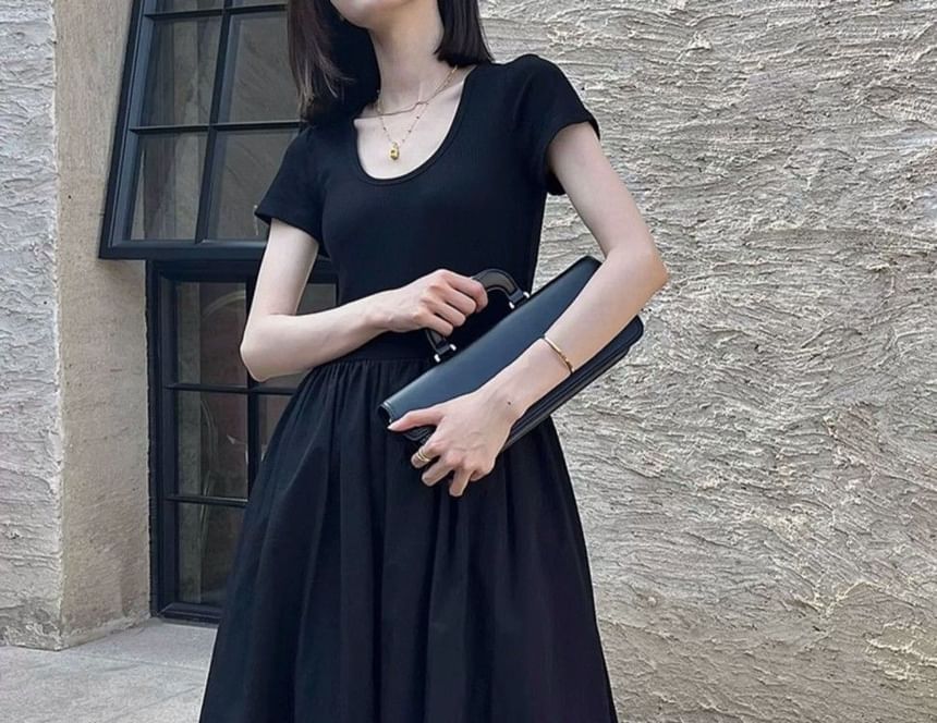 Short Sleeve U-Neck Plain Maxi A-Line Dress