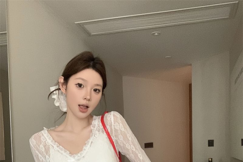 Floral Crop Long Lace V-Neck See-Through Top Sleeve