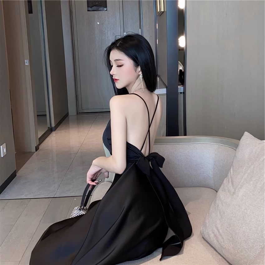 Backless Spaghetti Strap V-Neck A-Line Maxi Dress
