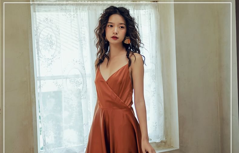 Backless Spaghetti Strap V-Neck A-Line Maxi Dress