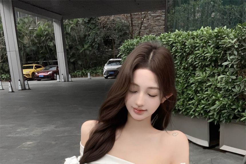 Plain Bow Accent Hem Ruffle Off-Shoulder T-Shirt Crop