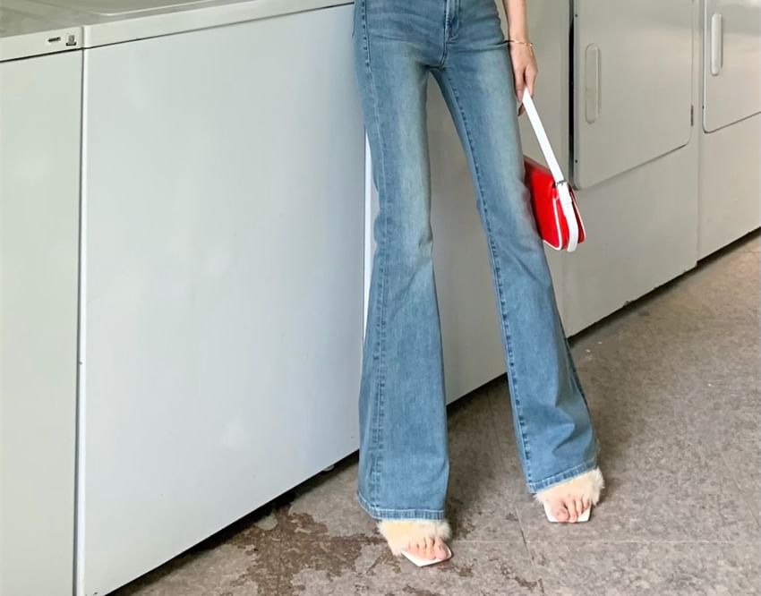 Washed Jeans High Flared Waist