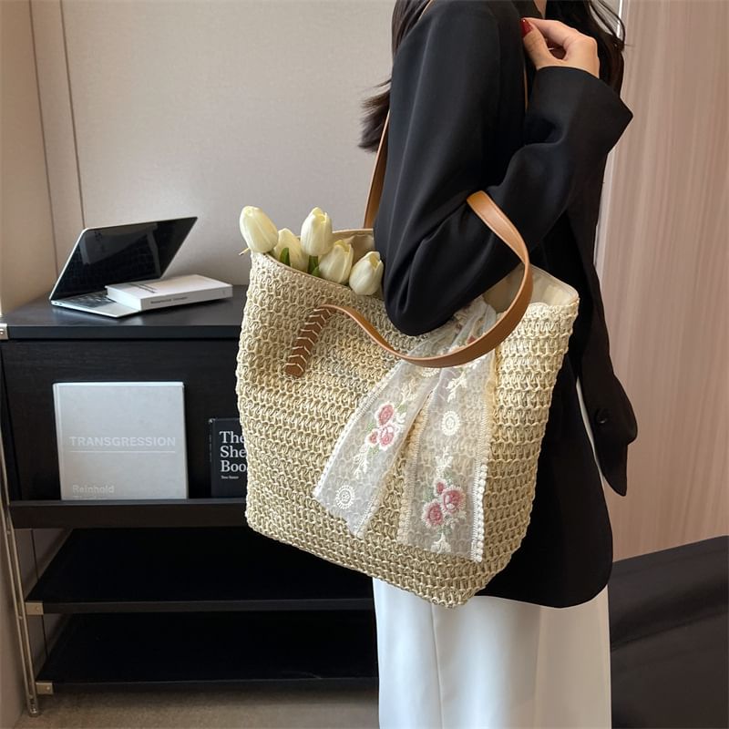 Straw + Set: Bag Scarf Tote