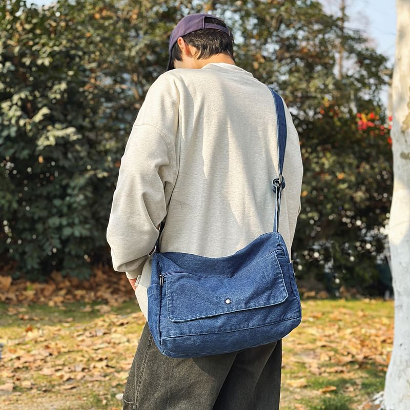 Bag Washed Denim Crossbody