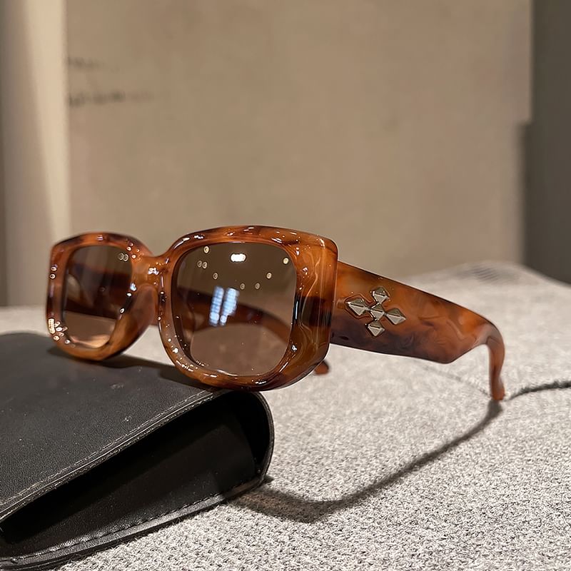 Sunglasses Square Cross Frame Accent