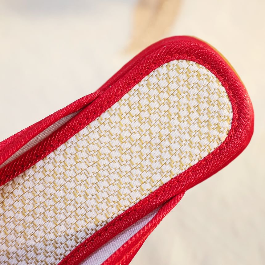 Faux Floral Pearl Embroidered Mules