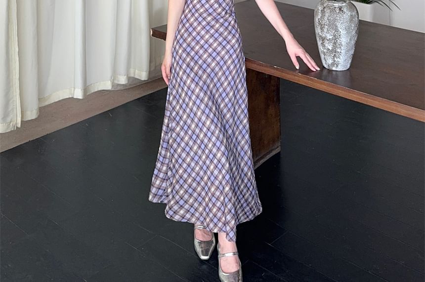 Plaid Maxi A-Line Dress with Scoop Neck and Plain Crop Cardigan