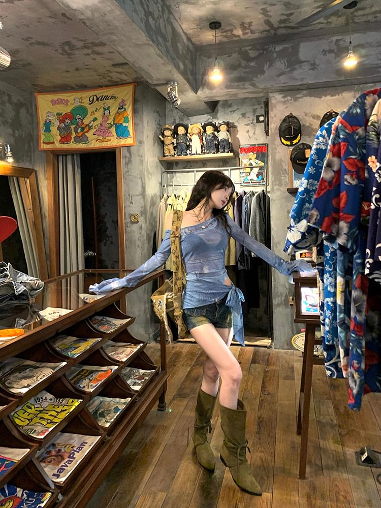 Tee Neck Slim Long-Sleeve Print Fit Asymmetrical Crop