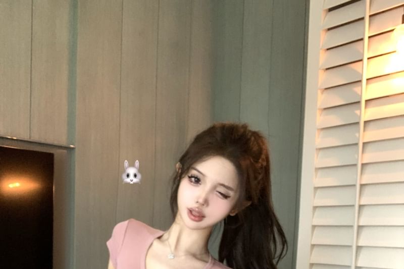 Short-Sleeve V-Neck Plain Slim Fit Crop T-Shirt