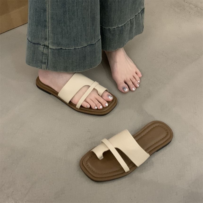 Flat Toe Slide Loop Sandals