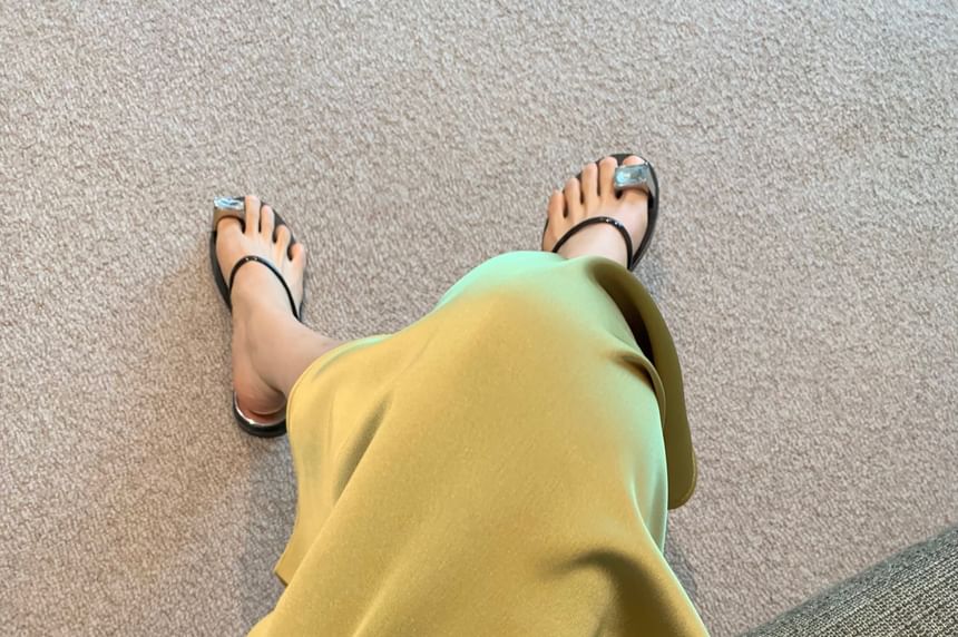 Plain H-Line Maxi Skirt High Rise