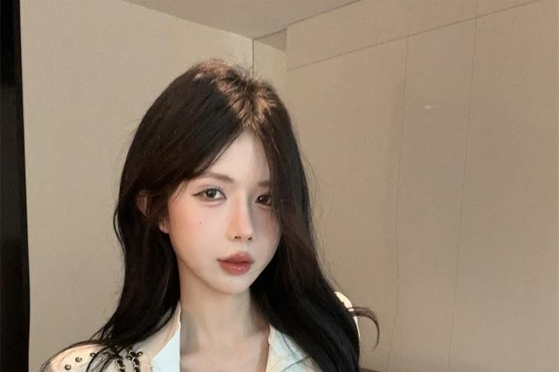 Fit Zip Plain T-Shirt Slim Turtleneck Short-Sleeve Studded