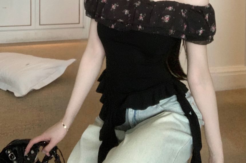 Slim Floral Off-Shoulder Trim Cap-Sleeve Tee Ruffle Panel Fit