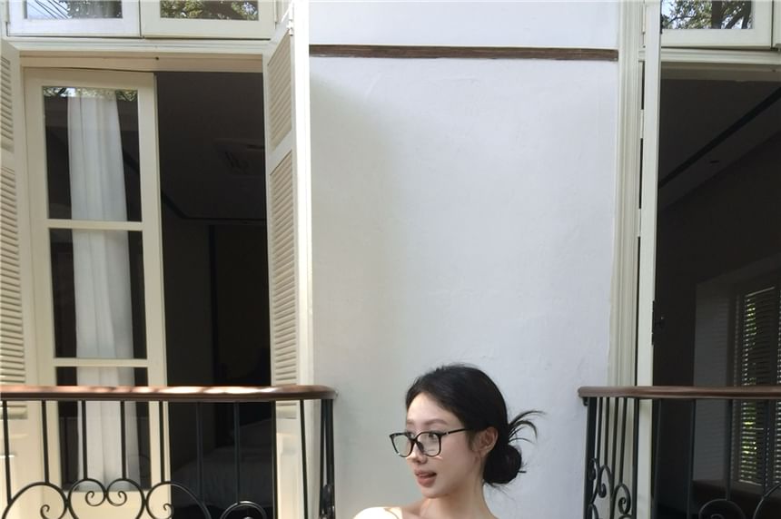 Short-Sleeve Fit T-Shirt Off-Shoulder Twist Slim