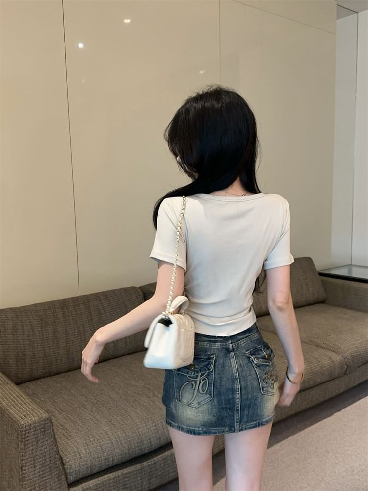 Fit Trim Plain Slim Short-Sleeve Lace V-Neck Button Tee