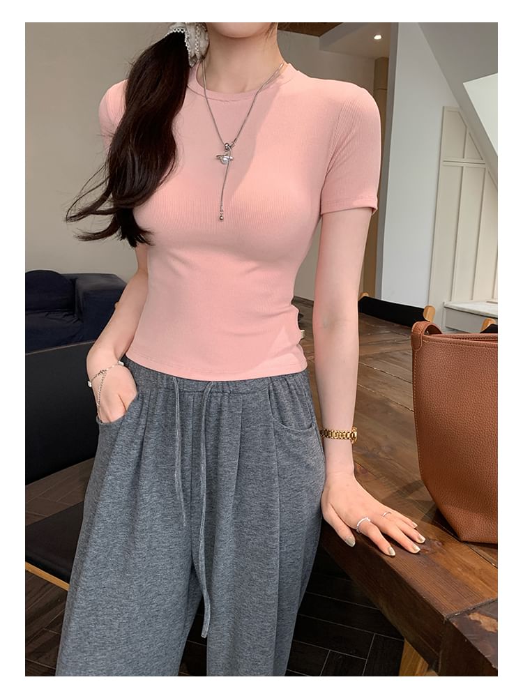 Slim Short-Sleeve Plain Fit Neck Round Tee