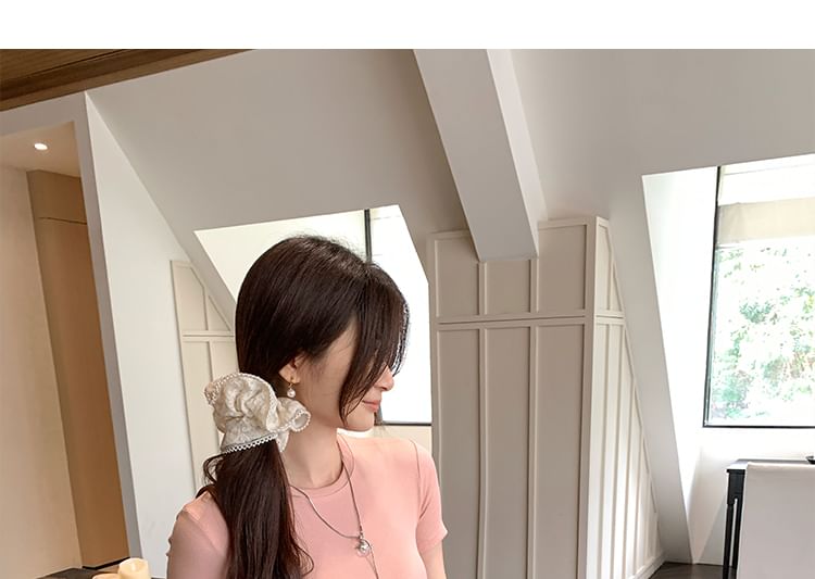 Slim Short-Sleeve Plain Fit Neck Round Tee