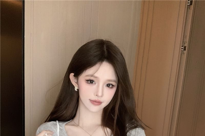 Tee Neck Crew Sheer Top Plain + Set: Ruffle Short-Sleeve Floral Cami