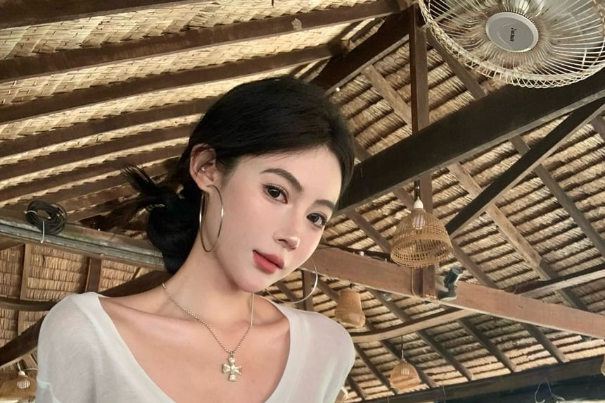 T-Shirt One-Shoulder Lettering Long-Sleeve