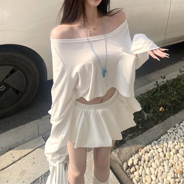 Mini Skirt Long-Sleeve Shoulder T-Shirt Plain / Off A-Line Crop