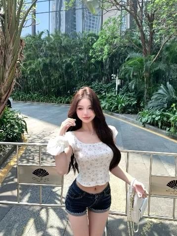 T-Shirt Neck Cartoon Sleeve Bow Scoop Crop Cap Print